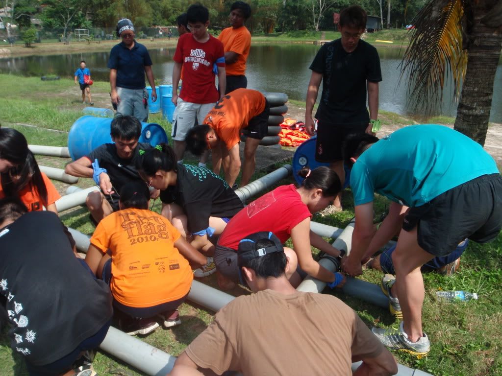 raft building 2 Combining resources to build the raft