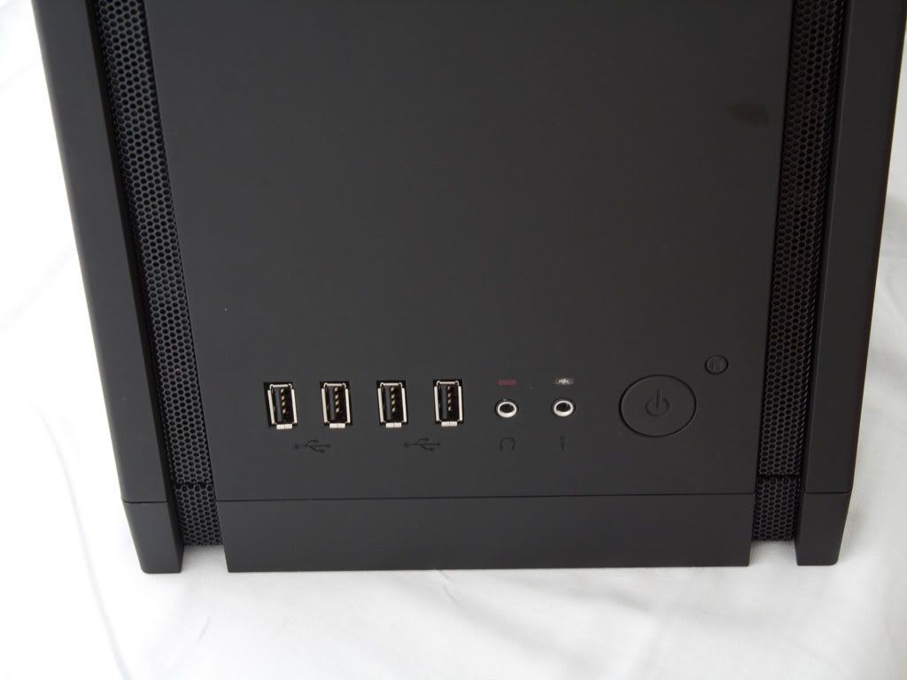 IMAGE: http://i1095.photobucket.com/albums/i472/copenhagen69/_MG_4415.jpg