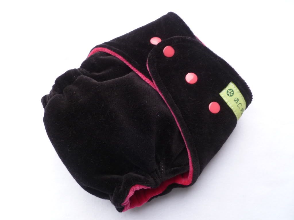 OS Bamboo & Velour Fitted Diaper with snaps "BLACK BERRY"