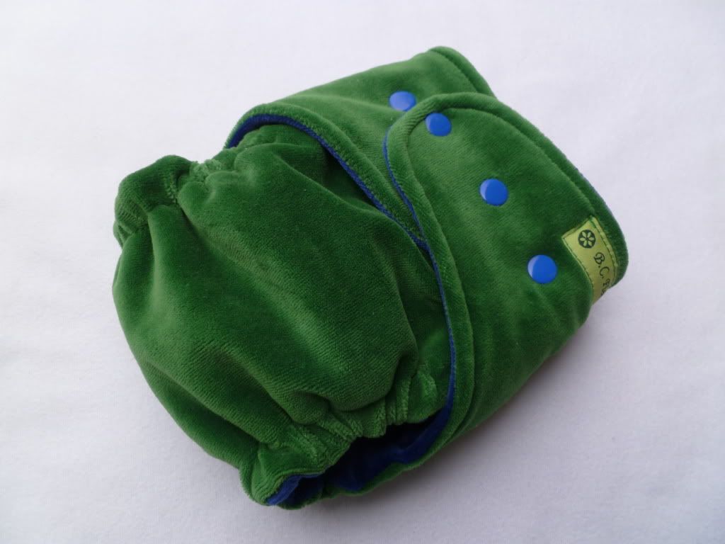 OS Bamboo & Velour Fitted Diaper with snaps "GLOBE"