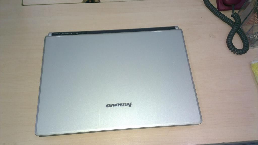 Bán Laptop Lenovo Y410 core2 T8100 Ram2gb Hdd250GB tem Phong Vũ